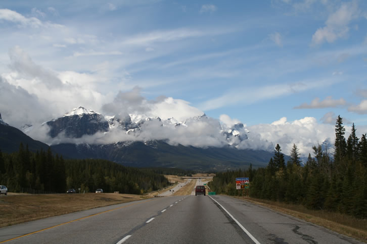 Trans-Canada-Highway zwischen Calgary und Banff