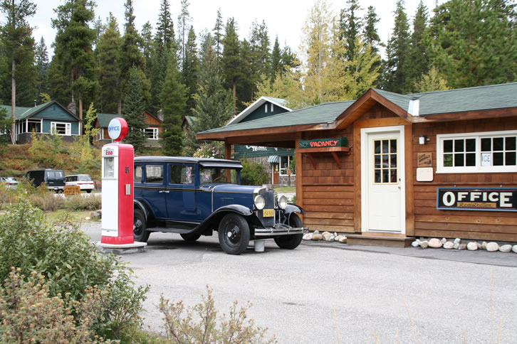 Historische Tankstelle nahe dem Johnston Canyon Trail